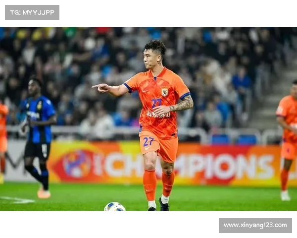 泰山球迷赛后高喊石柯时 高准翼偷笑石柯显得有些不好意思